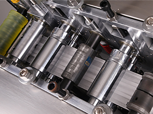 一托二平面口罩生產(chǎn)機(jī) 一托二平面口罩生產(chǎn)機(jī)